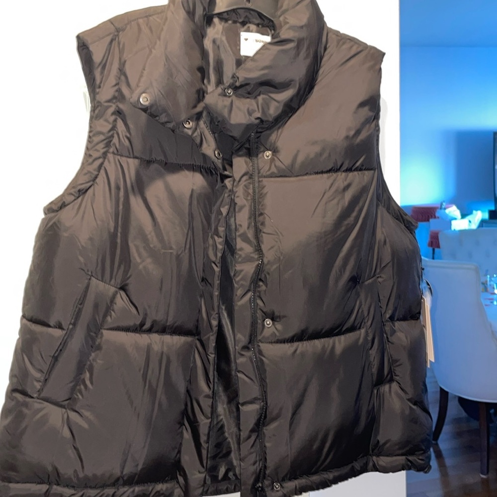 New puffer vest zipper & snap closure